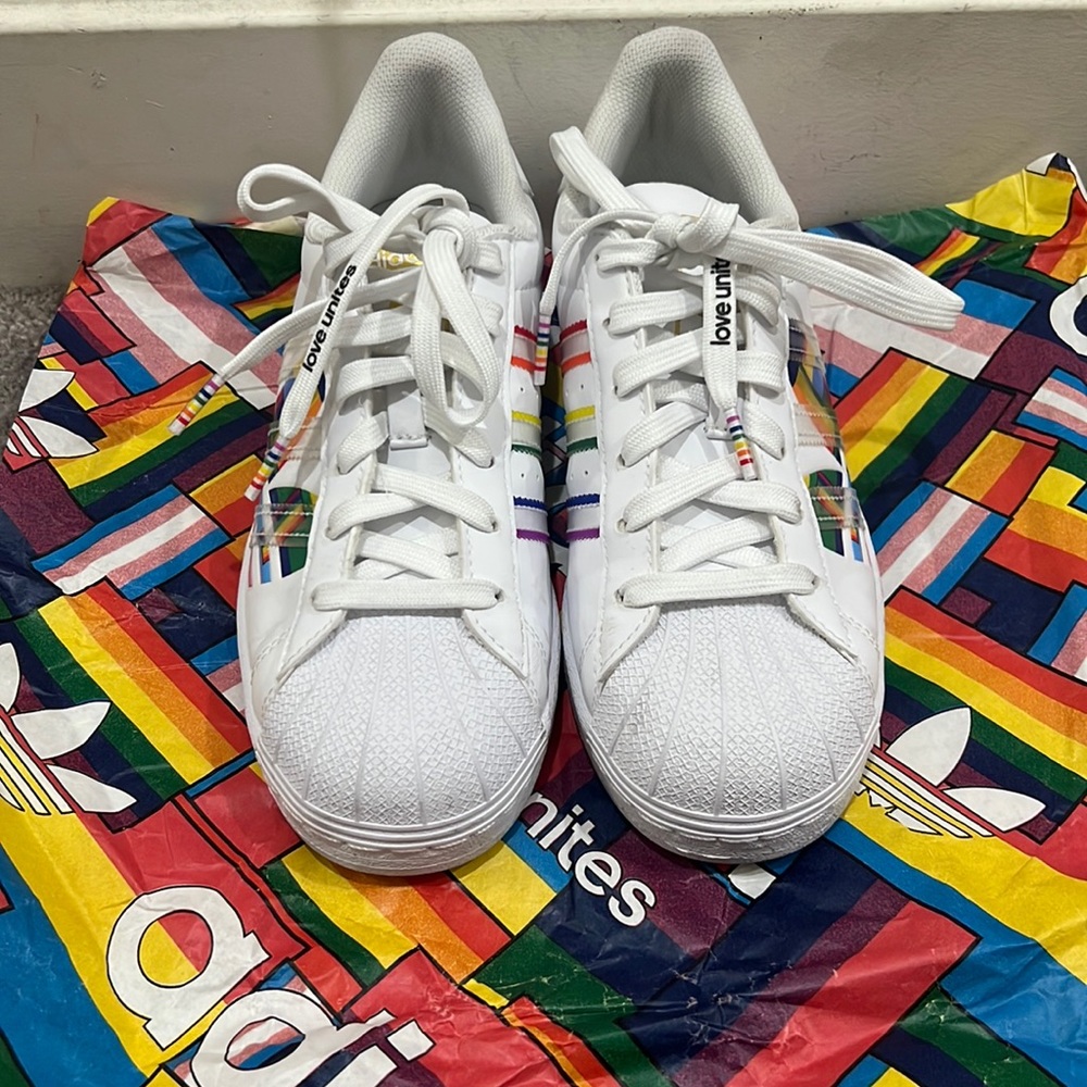 Adidas Superstar Pride